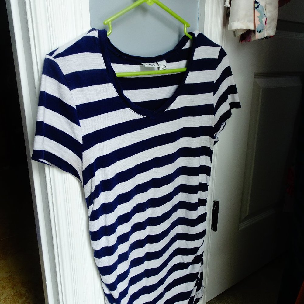 stripped tee shirt